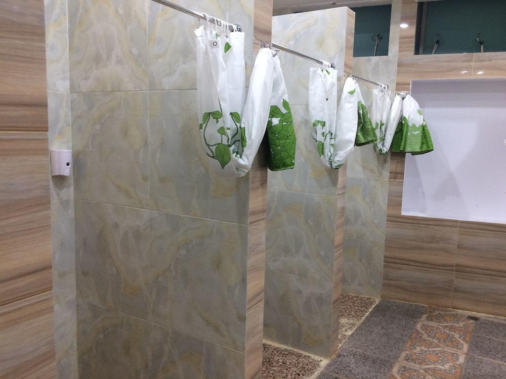 Oyo 1825 Marcopolo Homestay Pekanbaru Buitenkant foto
